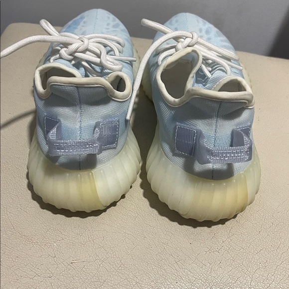 Adidas Yeezy Boost 350 V2 sneaker Mono Ice Kanye West Lightweight Running
